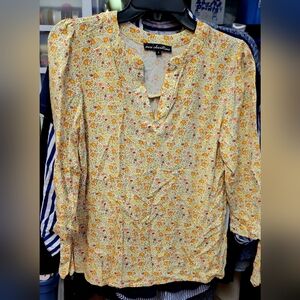 ava christine Pale Yellow & Orange Floral V-Neck 3/4 Sleeve Top Small